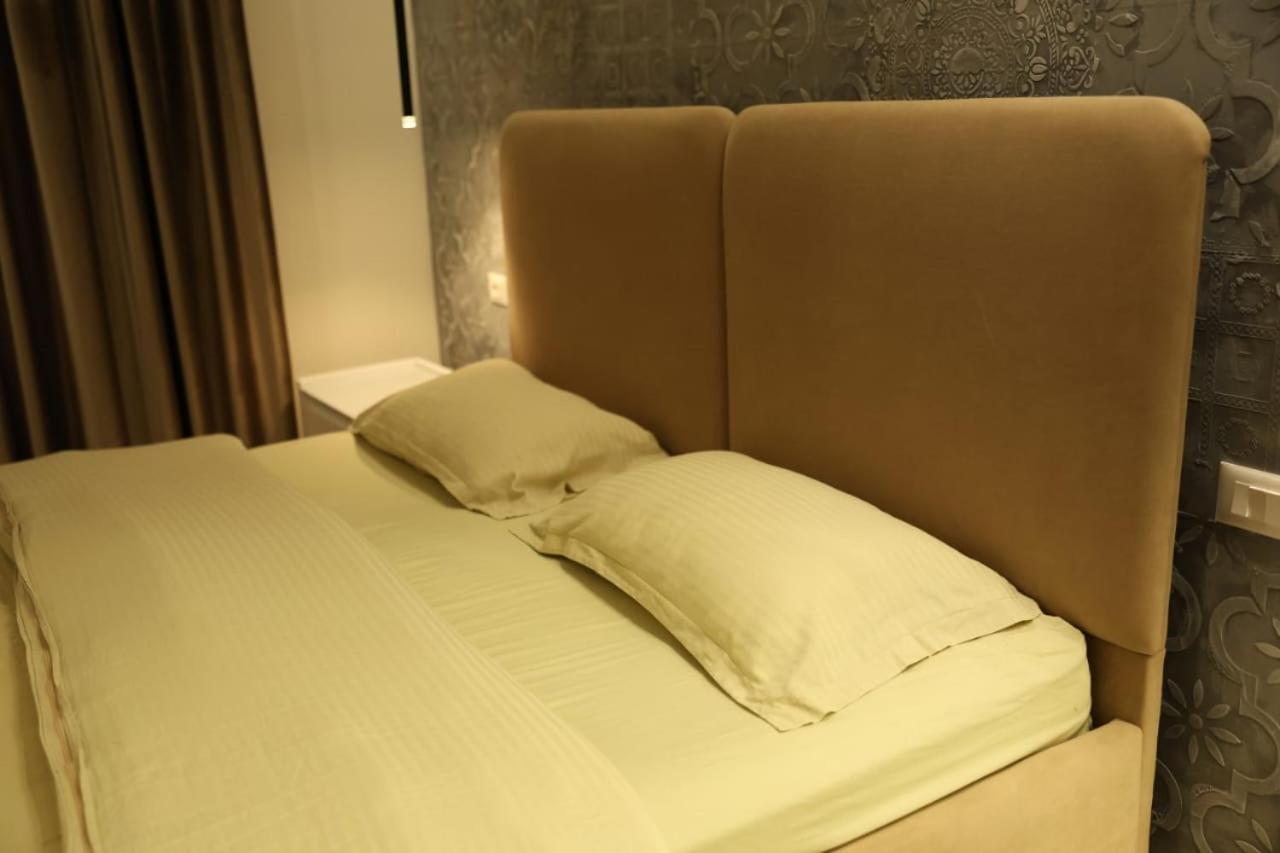 Main Luxury 1